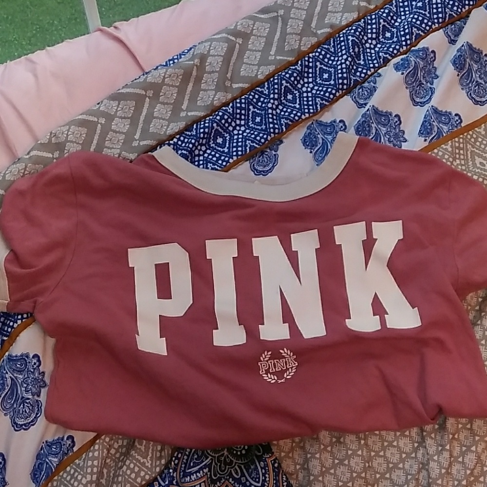 pink vs shrit